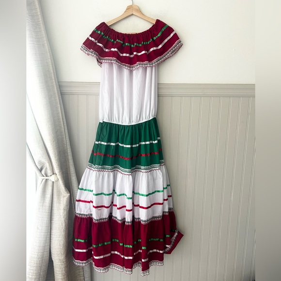 Mexican Folklorico Off-Shoulder Maxi Dress One Size - Picture 2 of 2